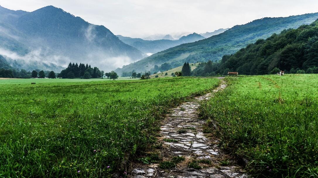 Wanderweg in den Bergen