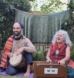 19.04. Mantra und Friedenslieder