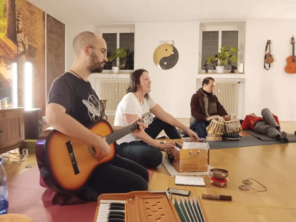 Rotrauts Friedenslieder- und Mantra-Singkreis in Würzburg Zellerau